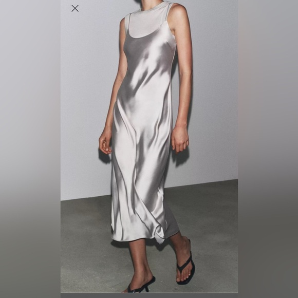 NO LONGER AVAILABLE Zara satin dress with wool - Picture 3 of 5